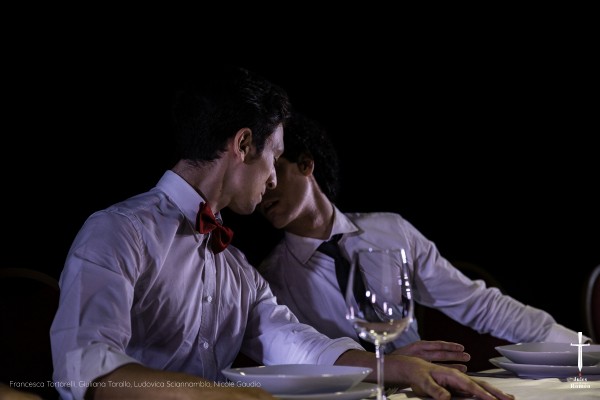 "Jules & Roméo" al Piccolo Bellini di Napoli  una toccante storia d'amore omosessuale