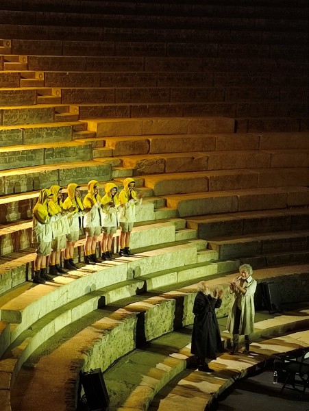 Odissea Cancellata, Emilio Isgrò porta al Teatro Grande di Pompei un'esperienza unica e suggestiva. Recensione