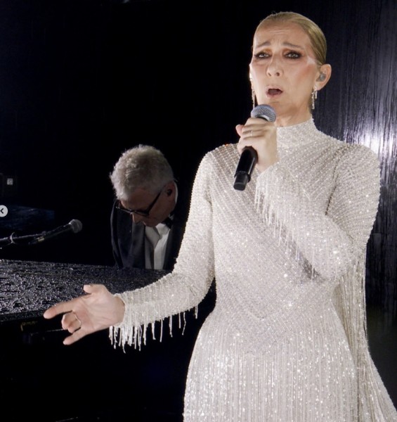 L’inno all’amore, il trionfo di Céline Dion alla cerimonia di apertura delle Olimpiadi di Parigi 2024