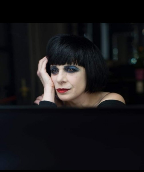 Lalla Esposito, la voce dell’anima napoletana, al Positano Teatro Festival con “Si te parlo me parlo…”