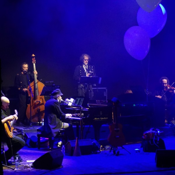 «Mi rifiuto di considerare antisemita chi ritiene che il genocidio in Palestina sia fuori dall’umano». Capossela a Salerno