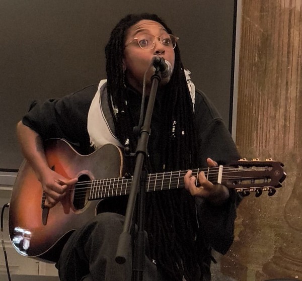 Il libro del trentennale di Ethnos: trent’anni di musica contro i confini, ospite Bia Ferreira