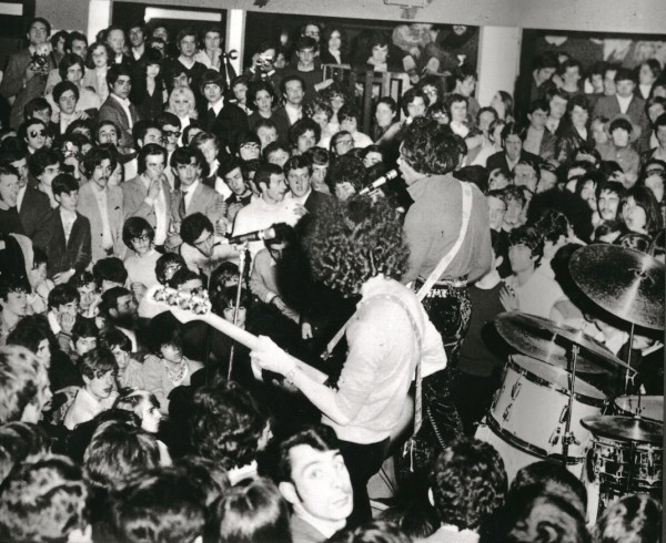 Hendrix - p. 68_b -® Archivio Roberto Crema - Per gentile concessione di Jaca Book